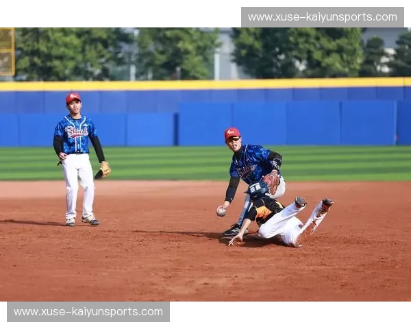 直播垒球:从看台到屏幕的全民热潮 直播垒球:从看台到屏幕的全民热潮